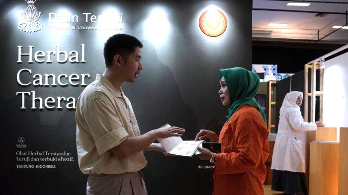 Herbal Cancer Therapy Expo PT Daun Teratai di Bandung Medical Fair 2024